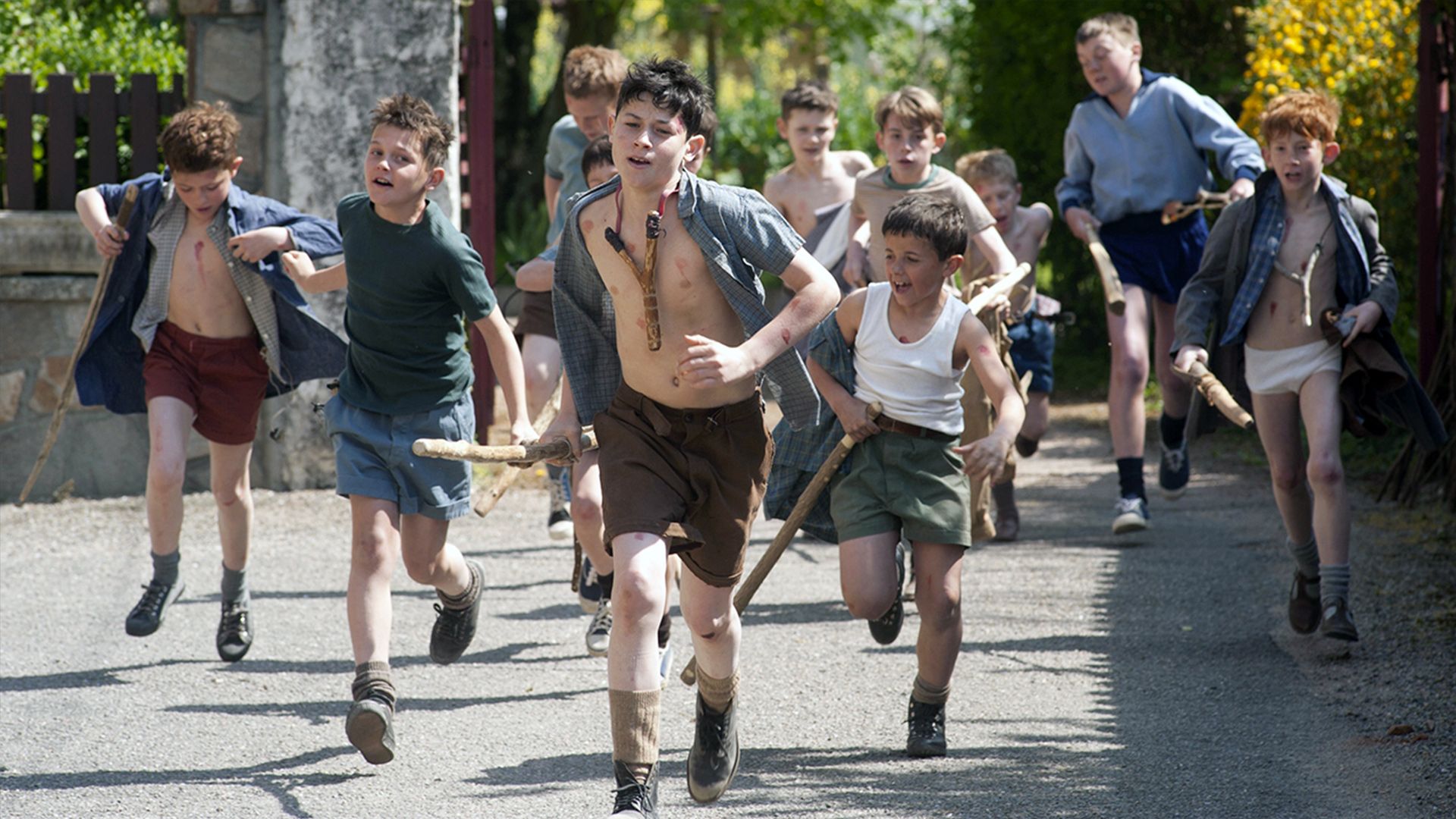 La Nouvelle Guerre Des Boutons Streaming La guerre des boutons en streaming direct et replay sur CANAL+ | myCANAL